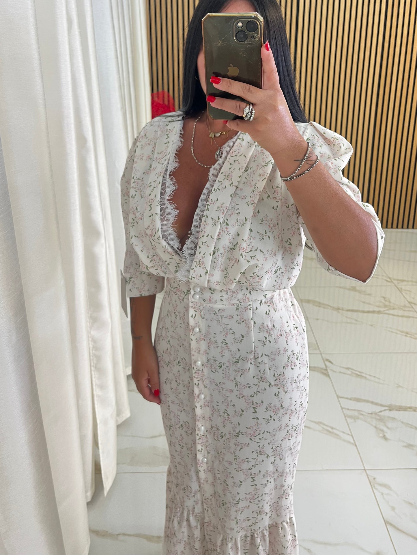 DRESS CHIC